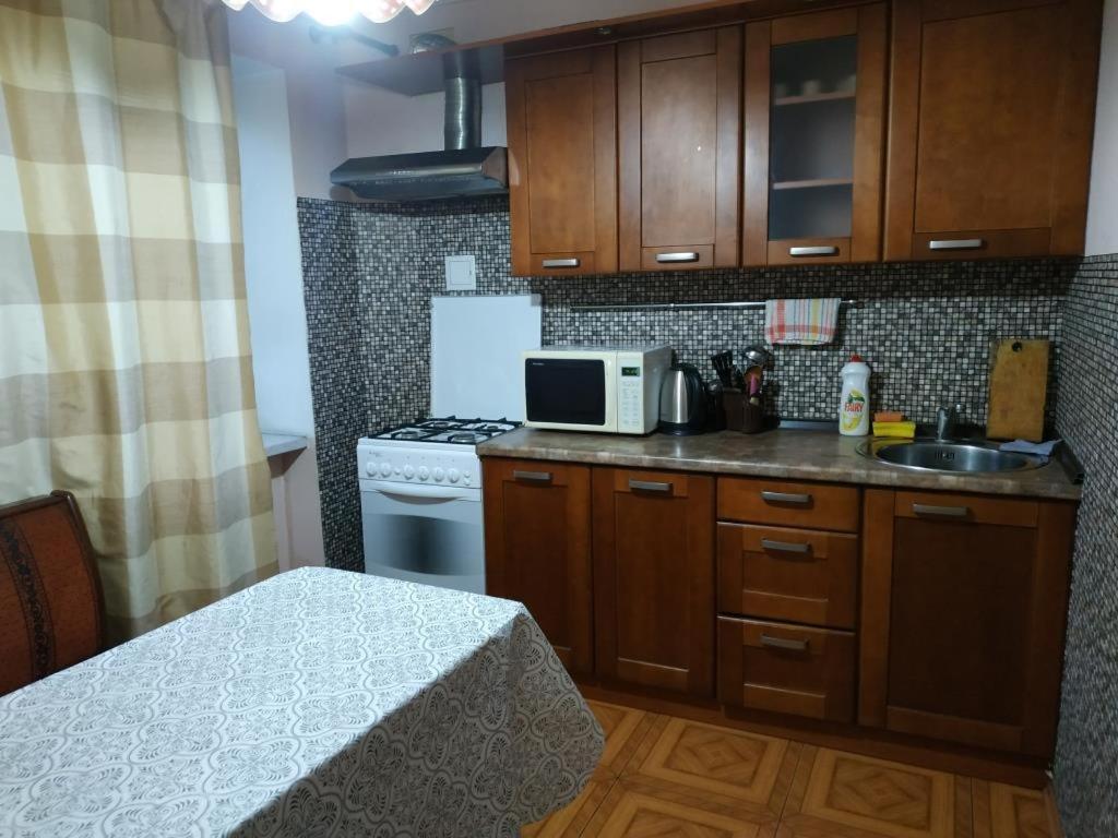 Nice Apartment Near Gulliver Kiew Exterior foto
